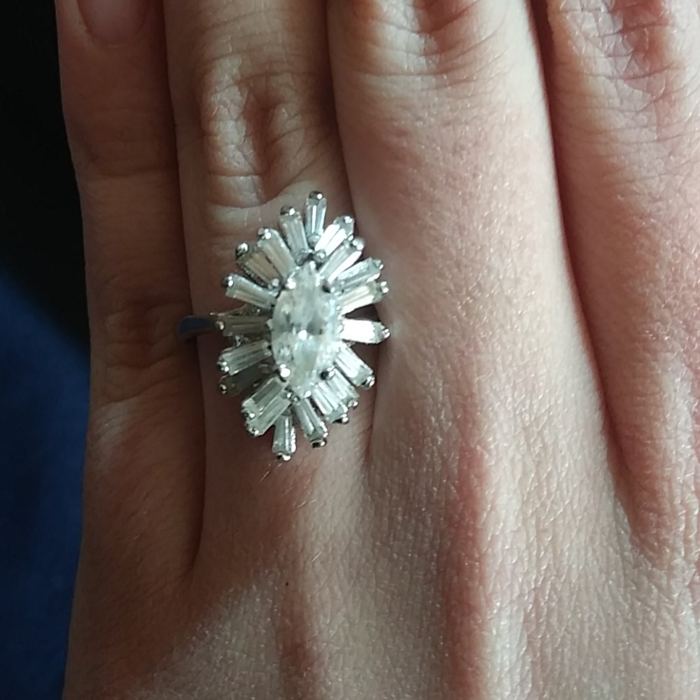 Ring - Picture 2 of 5
